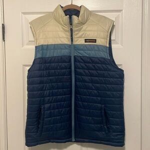 Reversible puffer vest